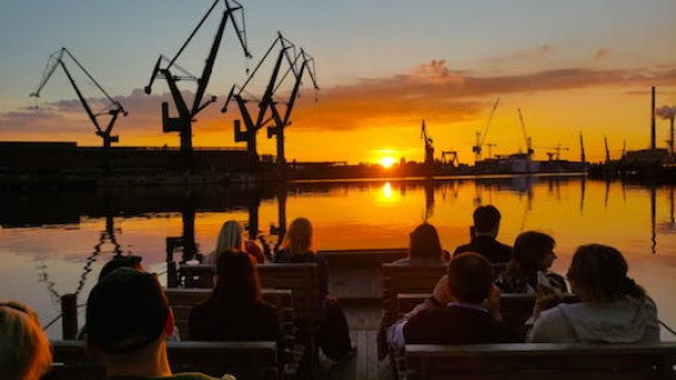 Закат на верфи и круиз по старому городу Гданьска