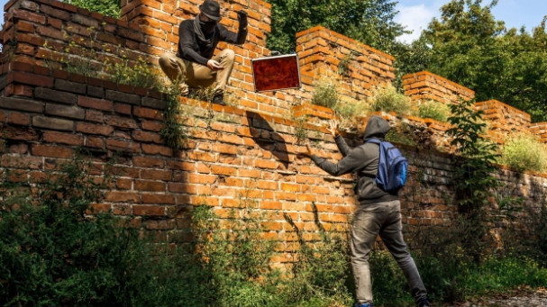 Шпионская городская игра: Lockdown