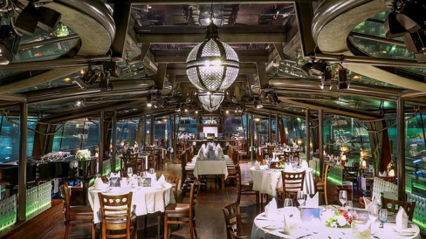 Bateaux Dubai Dinner Cruise