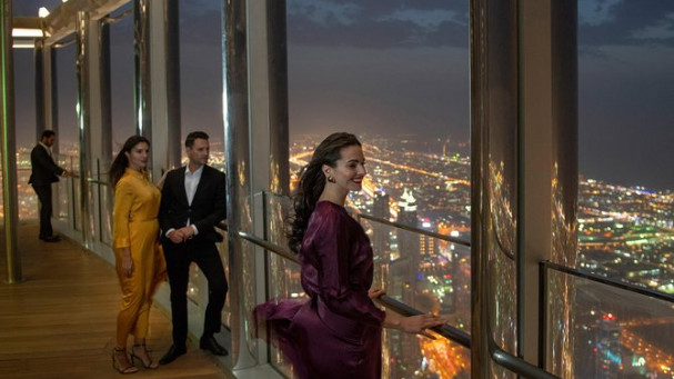 Skip the Line:Burj Khalifa - The Lounge 152 ,153 and 154 Floor Ticket