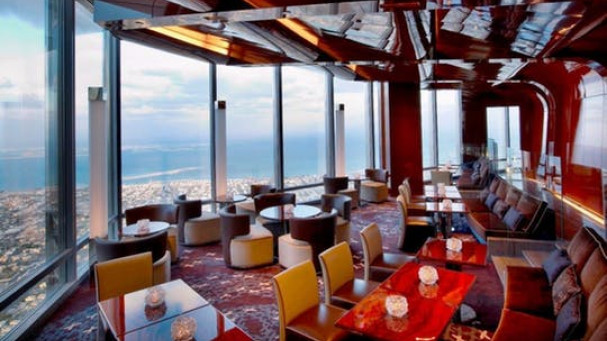 Чай At.Mosphere Burj Khalifa с сиденьями у окна и индивидуальными трансферами