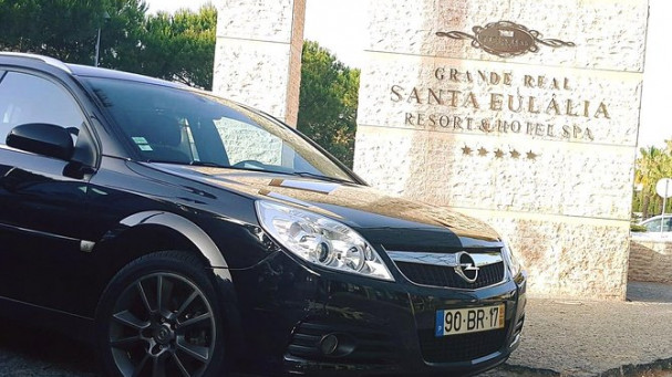 Aeroporto di Faro privato Trasferimento a Albufeira (fino a 4 passeggeri)