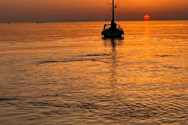 CRUZEIRO SEMI-PRIVADO À NOITE NA COSTA SUL DE MYKONOS
