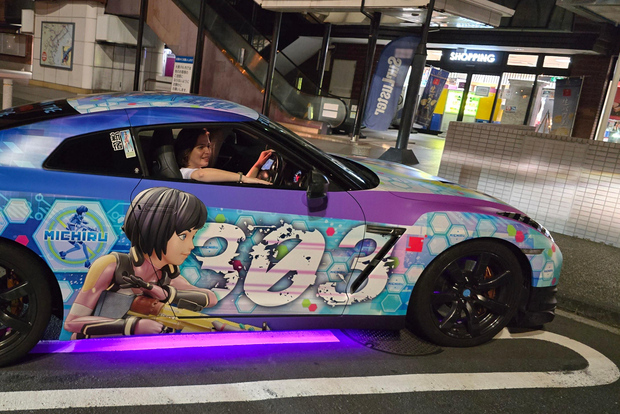 Tokyo Rush: tour culturale delle corse su strada JDM in un'auto Itasha