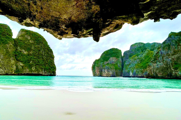 From Ao Nang: Phi Phi Islands Day Tour by Boat with Lunch