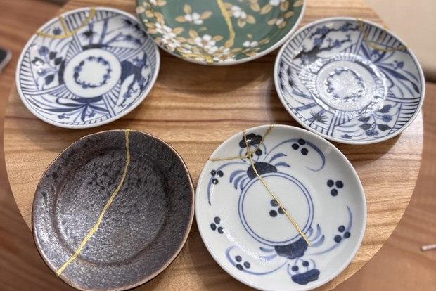 Laboratorio di Kintsugi a Naha, Okinawa