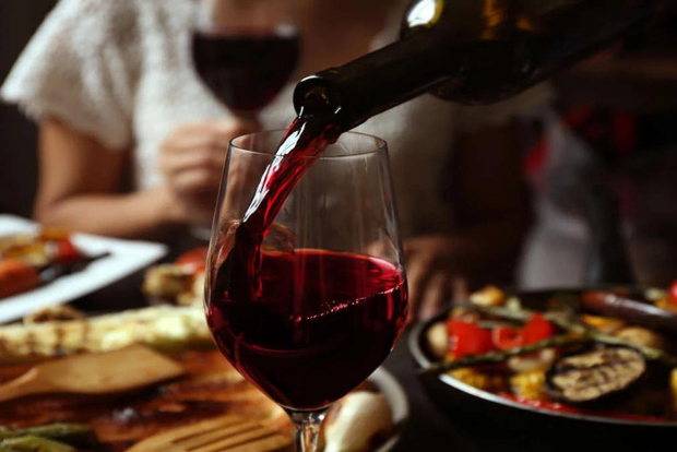 Siena: Wine Tasting Experience with Appetizers