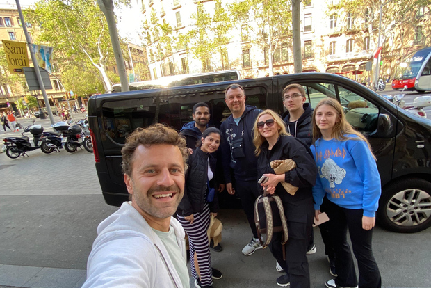 Barcellona: Tour privato in auto con gemme e monumenti nascosti