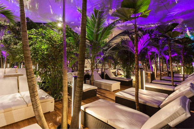 Bucarest: esperienza notturna alle terme con trasferimento