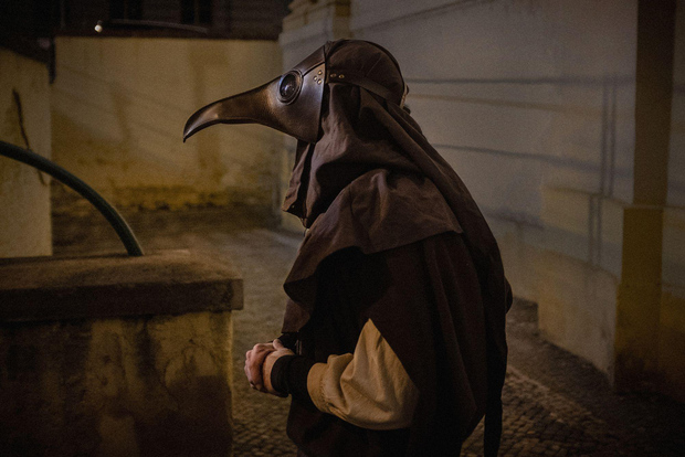 Praga: Tour a piedi della storia della città vecchia con il medico della peste