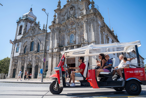 Porto: Guided Tour by Tuk-Tuk & Optional Douro River Cruise