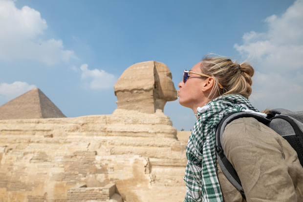 Cairo: Private Tour to Giza Pyramids with Camel Ride & Lunch