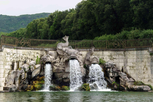 From Naples: All-inclusive tour to the Royal Palace of Caserta with expert guide