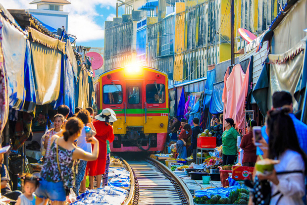 Bangkok: Escursione giornaliera alla ferrovia di Maeklong e al mercato galleggiante di Amphawa