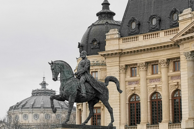Tour della città di Bucarest: minibus turistico hop-on hop-off