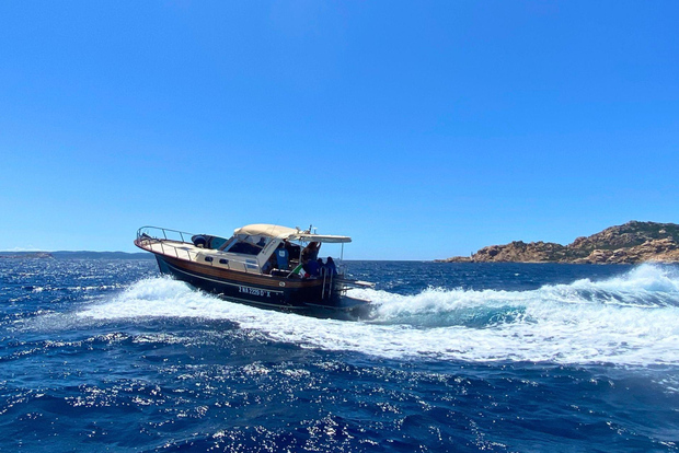 From Palau: South Corsica Trip by Wood Speedboat with Lunch