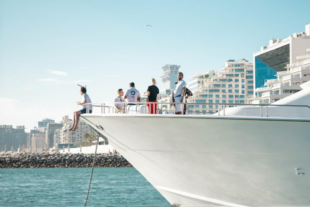 Tour mattutino in yacht a Dubai con Burj Al Arab, snack e bevande