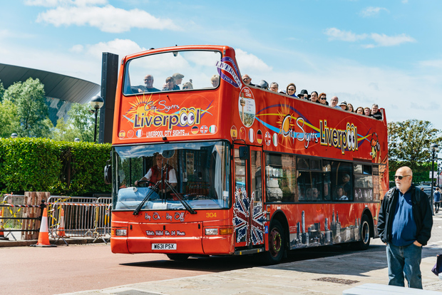 Liverpool: City & Beatles Tour with Live Guide & Live Music