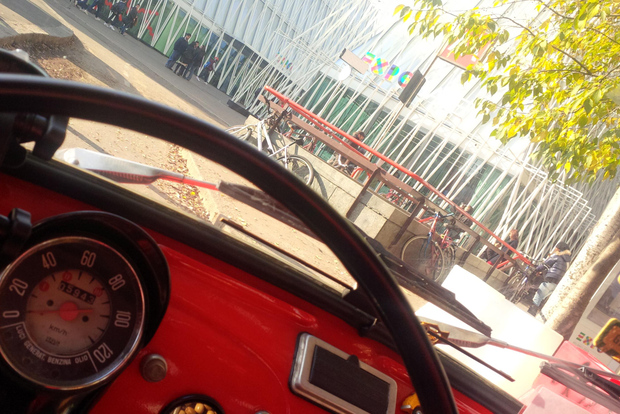 Mailand: BIG Skyline Tour mit dem alten Fiat 500 (2 Stunden, 2 Stopps)