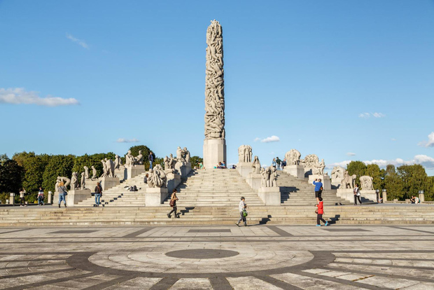 Il Parco di Vigeland a Oslo: una passeggiata da sogno con un locale