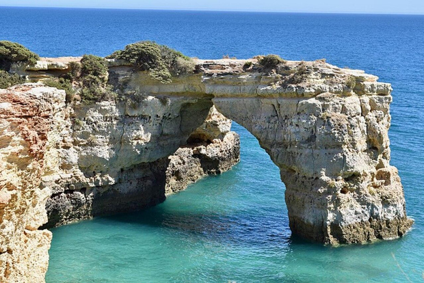Dall'Algarve a Lisbona fino a 4 fermate