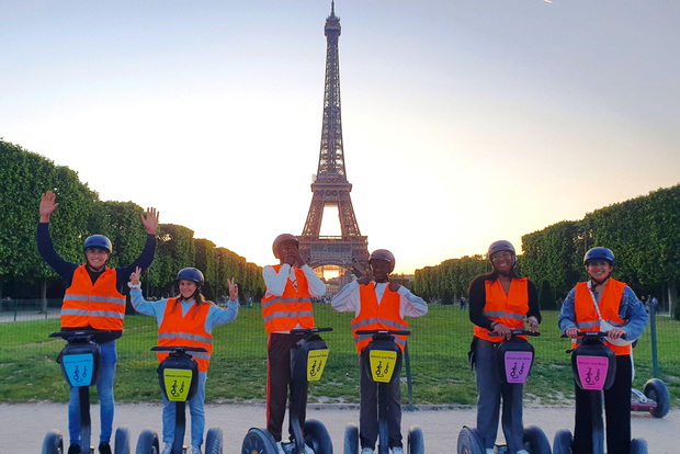 Parigi: Tour guidato in Segway Parigi di notte