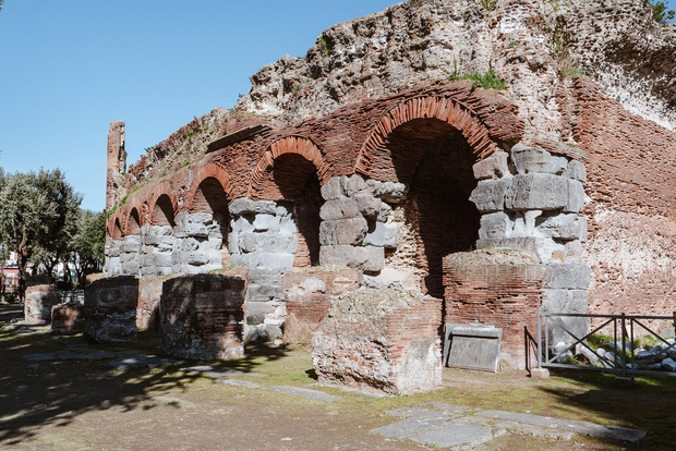 Private car tour through the treasures of Naples' Phlegraean Fields