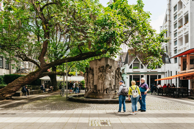 Tour della cattedrale e del centro storico di Colonia con 1 Kölsch