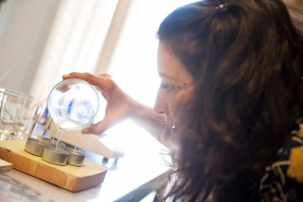 Lecce: Juego de fabricación de velas en la campiña del siglo XVIII