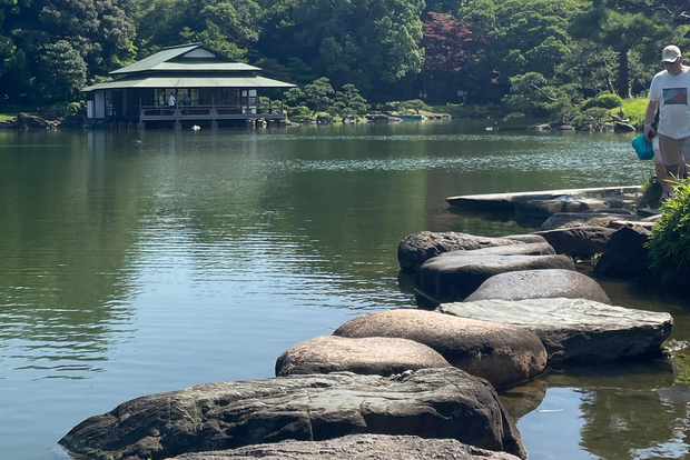 Passeggiata lungo il fiume Sumida: giardino e rituale del tempio (4 punti di incontro)
