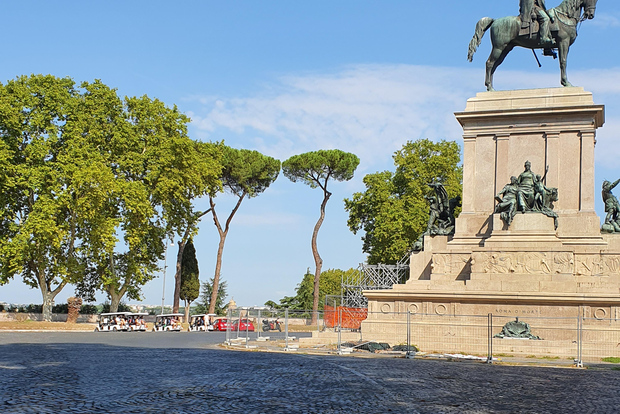 Rome: Rome in a Day Golf Cart Tour with Pizza & Gelato