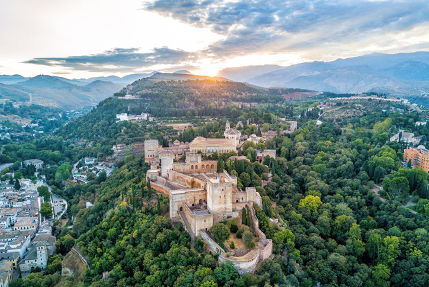 Granada: Visita a la Alhambra y los Palacios Nazaríes con tickets de entrada