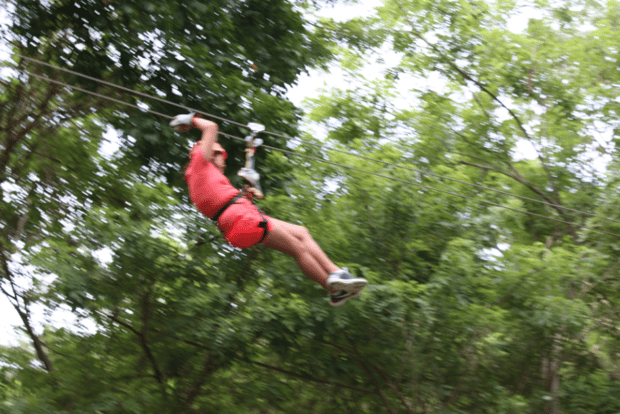 Roatán: Excursión de 4 horas de tirolina y chapuzón