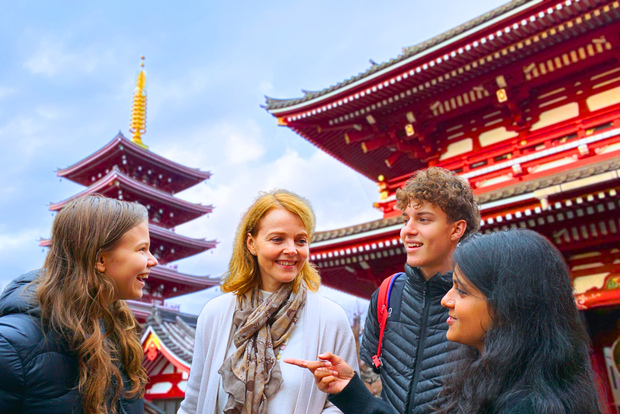 Tokyo: tour a piedi del tempio e del santuario di Asakusa con guida locale