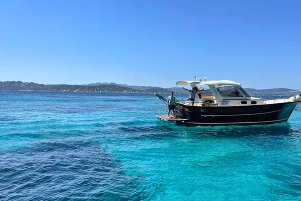 Desde Palau: Viaje al sur de Córcega en lancha rápida de madera con almuerzo