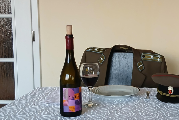 Sofia: cena in stile comunista degli anni '80 con un ospite locale