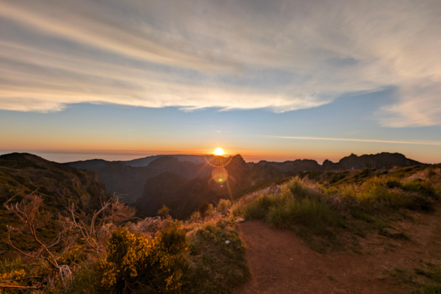 From Funchal: Pico do Arieiro Sunset Tour with Food & Drinks