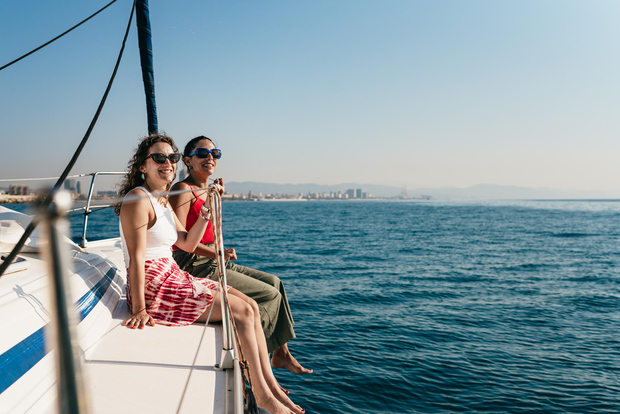 Barcelona: Sailing Tour with Young Local Captain & Drinks