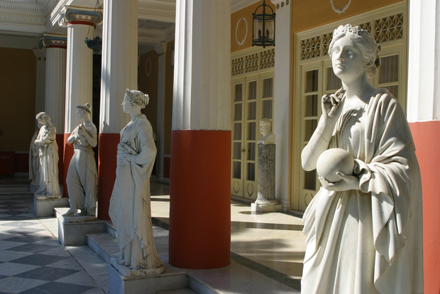 Corfu Island: Old Town and Achilleion Palace Coach Tour