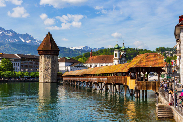 Lucerne Private City Walk and Lake Cruise Half-Day Trip