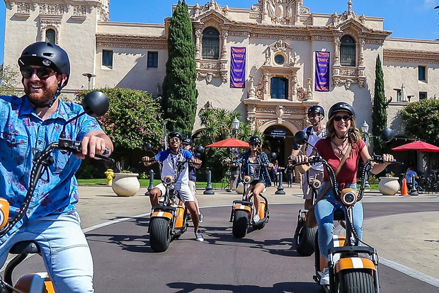 San Diego: Downtown and Gaslamp Loop Scooter Tour