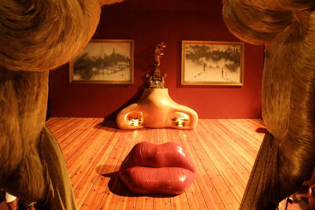 Da Girona: Museo Dalí e tour per piccoli gruppi a Girona