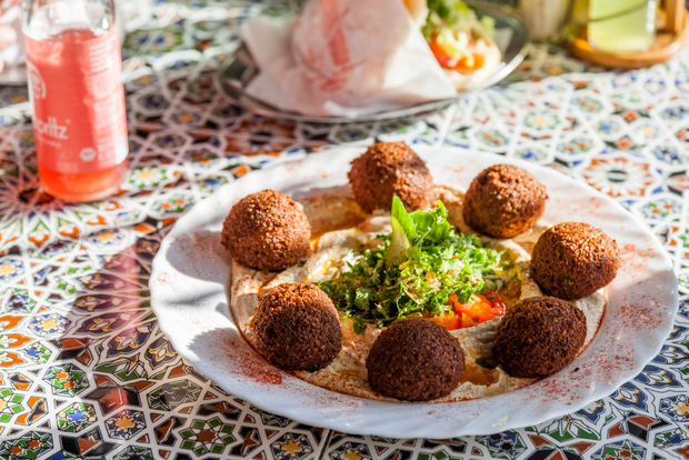 Berlino: tour gastronomico del centro città con 8 autentiche degustazioni locali