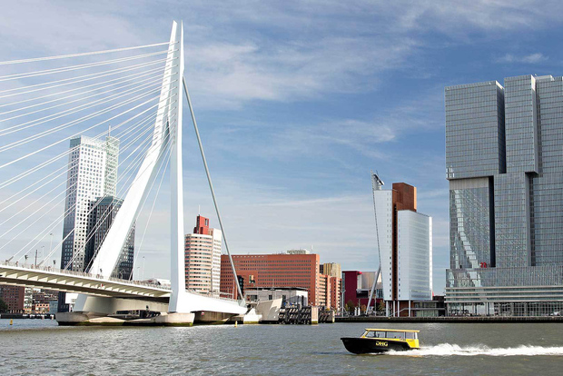 Rotterdam: De Rotterdam, Cube Houses, Watertaxi e Markthal