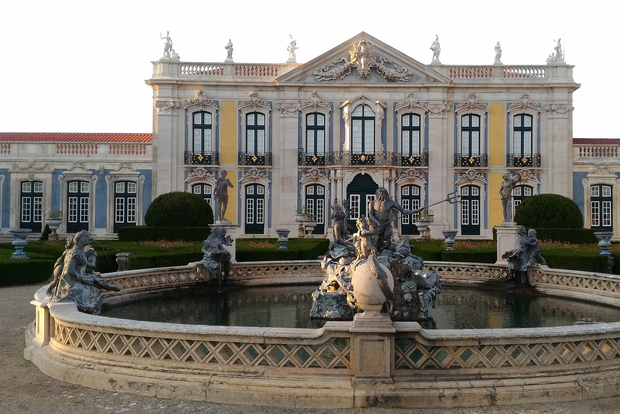 Lisboa: convento de Mafra, palacio de Queluz y tour privado de Ericeira