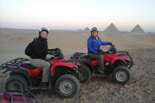 Pyramids of Giza: 1-Hour Quad Bike Desert Safari