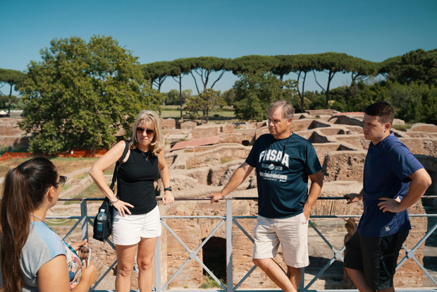 Da Roma: visita guidata di 4 ore a Ostia Antica