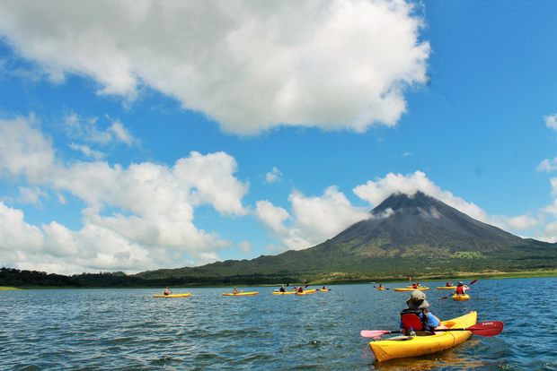Lago Arenal: Tour combinato in kayak e bicicletta