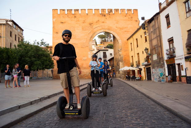 Granada: Visita guiada en segway por el centro histórico de la ciudad