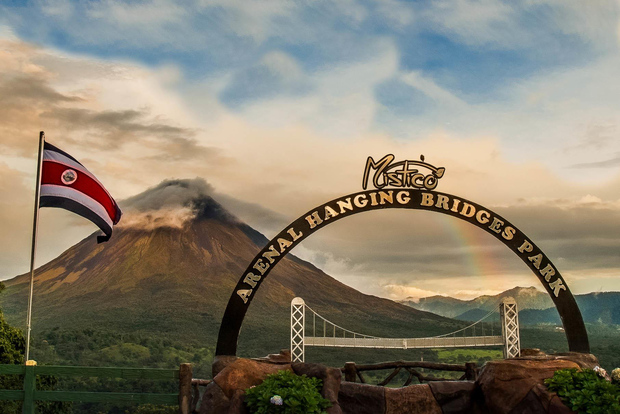 La Fortuna: Tour del Vulcano Arenal, dei Ponti Pensili e delle Cascate